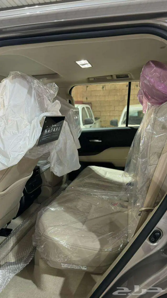 تويوتا لاندكروزر GXR4 بنزين 2025 - كاش و أقساط 10