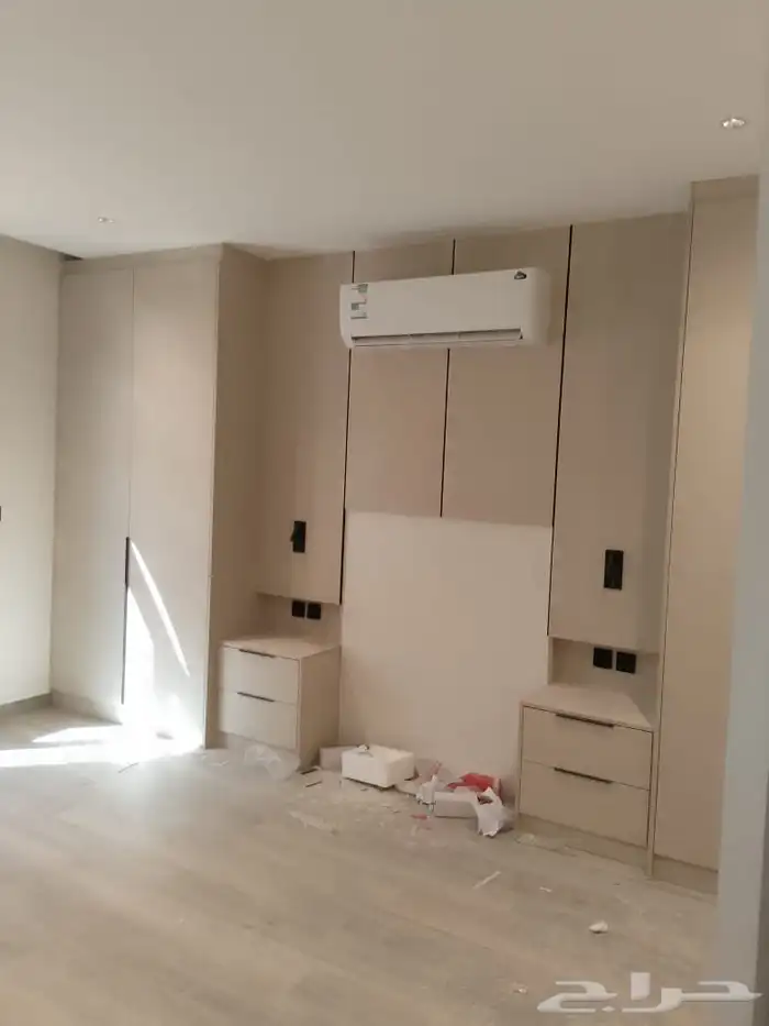 نجار اثاث صيانه وفك وتركيب وكل مايخص الأثاث والأبواب 050471 5