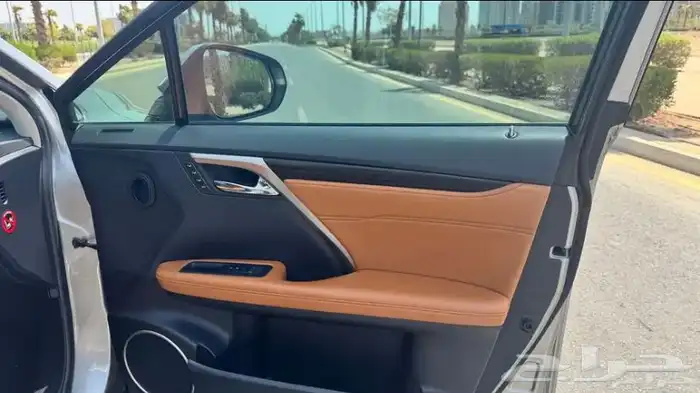 لكزس RX350 2022 37