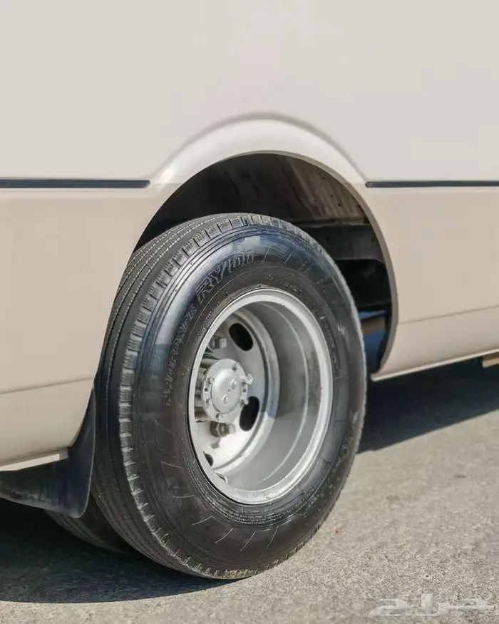 باص كوستر ميتسوبيشي 2013 ديزززل 3