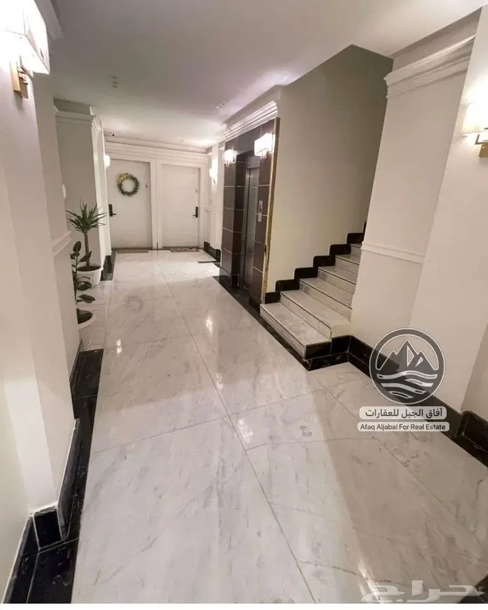للإيجار   شقة فاخرة مؤثثة بالكامل 2