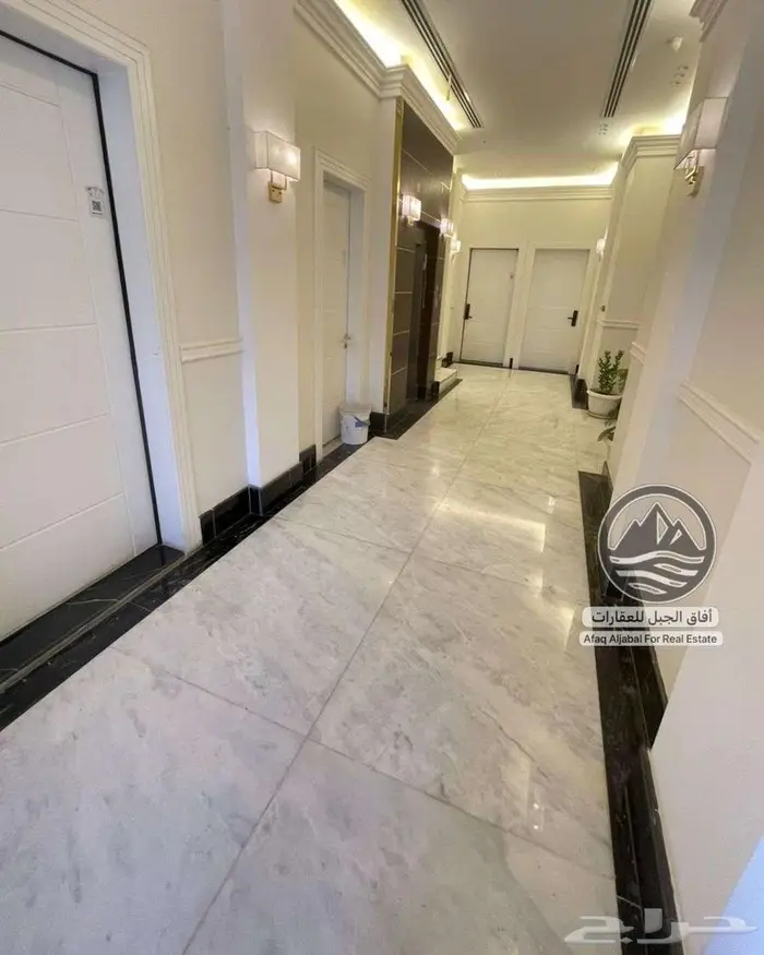 للإيجار   شقة فاخرة مؤثثة بالكامل 3