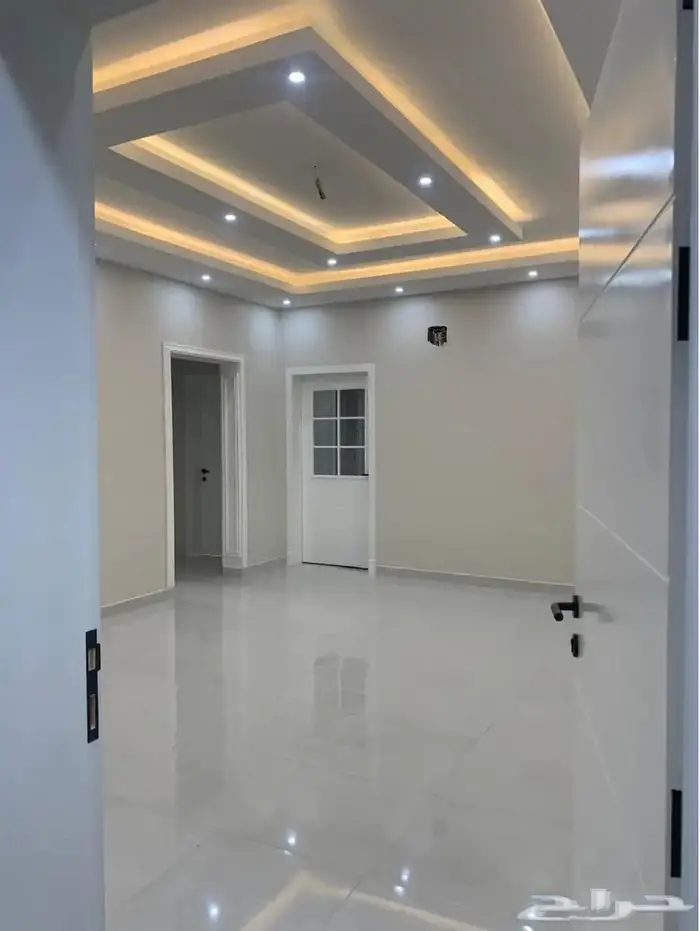 عمارة دورين وملحق جدد للبيع بحي الجسر 2