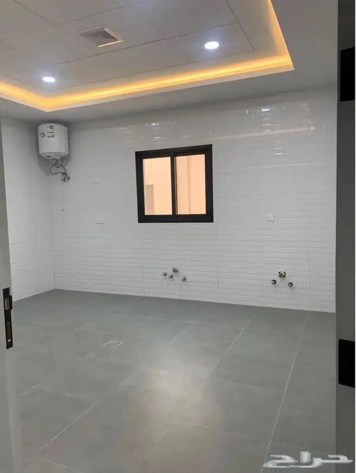 عمارة دورين وملحق جدد للبيع بحي الجسر 3
