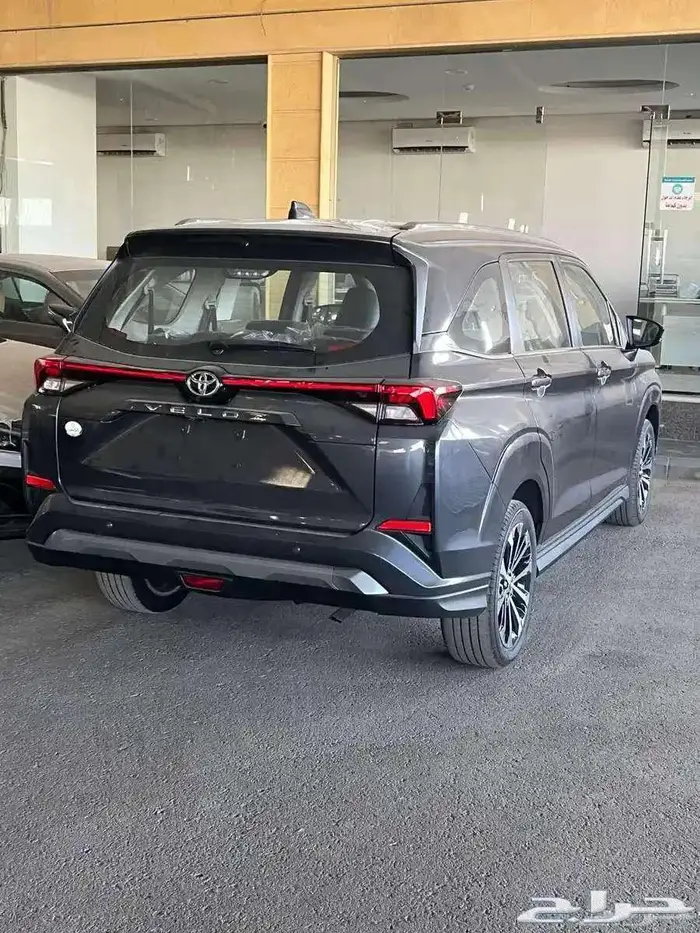 تويوتا فيلوز GLX بنزين سعودي 2025 متوفر لدى الحسن للسيارات 4