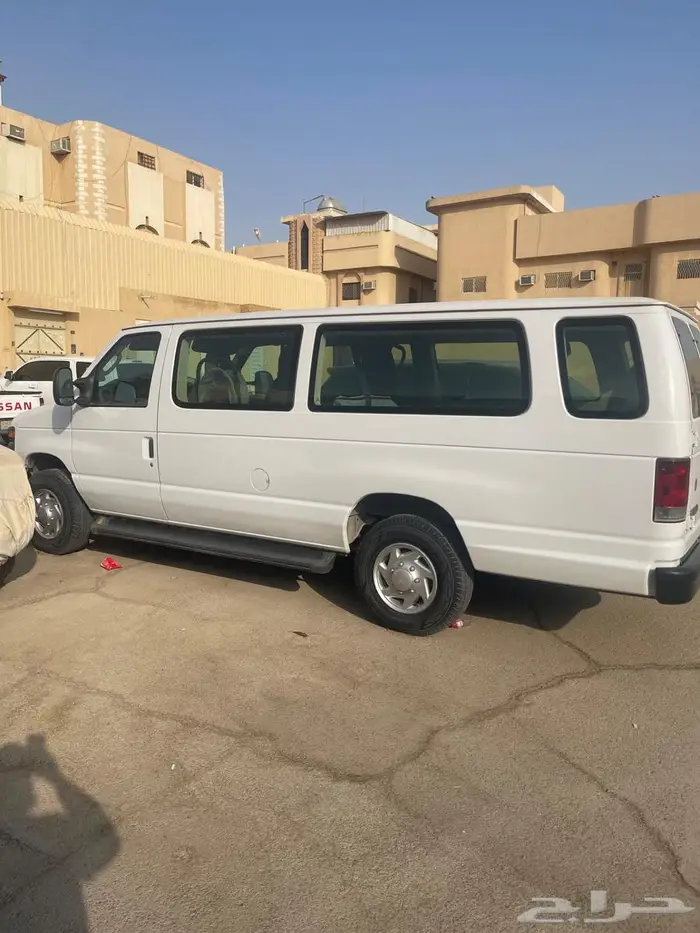 فورد فان E-350 موديل 2013 1