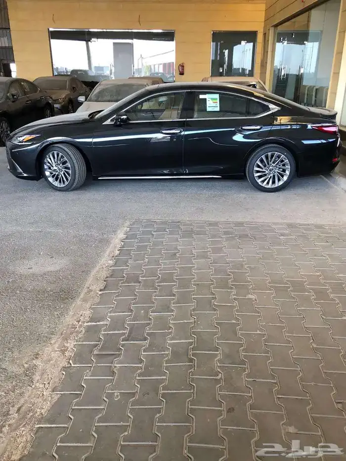 لكزس ES 350 فئة DD فل كامل 2025 متوفر لدى الحسن 1