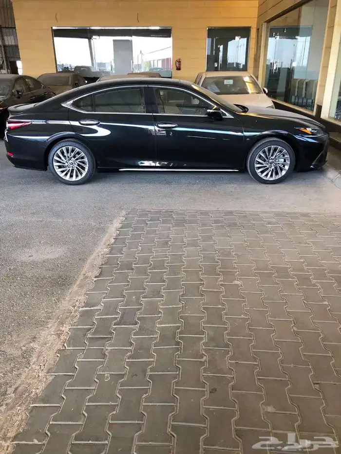 لكزس ES 350 فئة DD فل كامل 2025 متوفر لدى الحسن 3