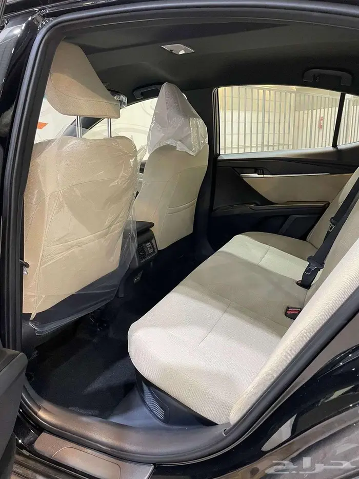 تويوتا كامري E هايبرد 2025 10