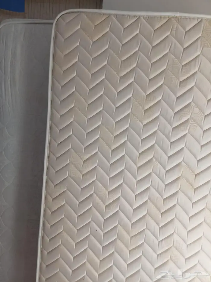 مرتبتين مقاس 140 والثانيه 120 0