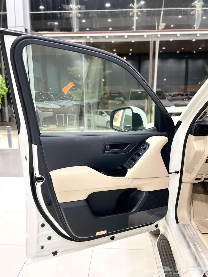 تويوتا لاندكروزر ( GXR3 ) بنزين موديل 2025 أقل الأسعار 19
