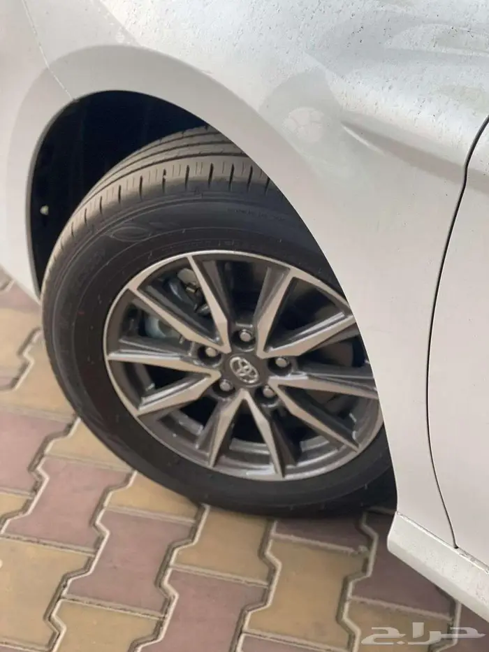 تويوتا كامري E 2025 استلام فوري لدى شركة ابن ذياب للسيارات 4