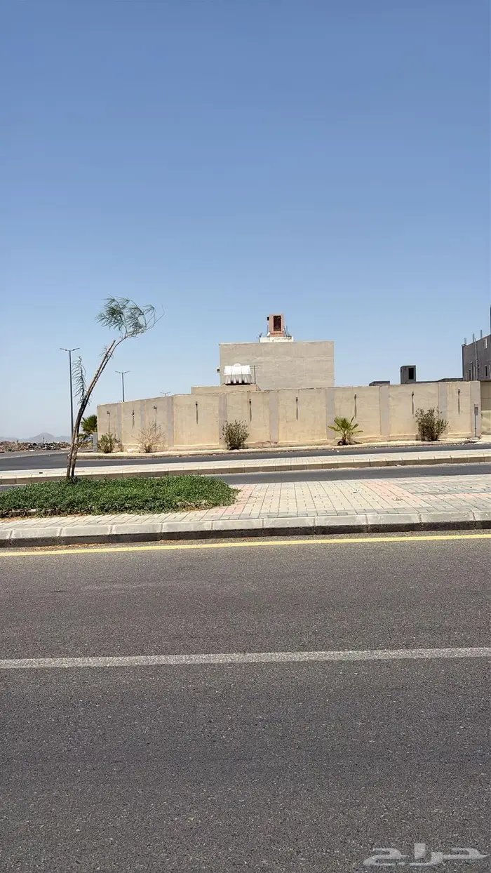 حوش وغرفتين للايجار 1