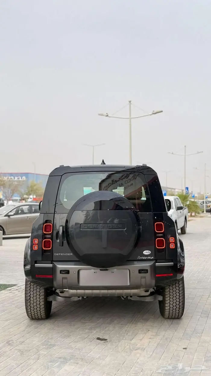 لاندروفر دفندر 2025 se لدى الخضر للسيارت 6
