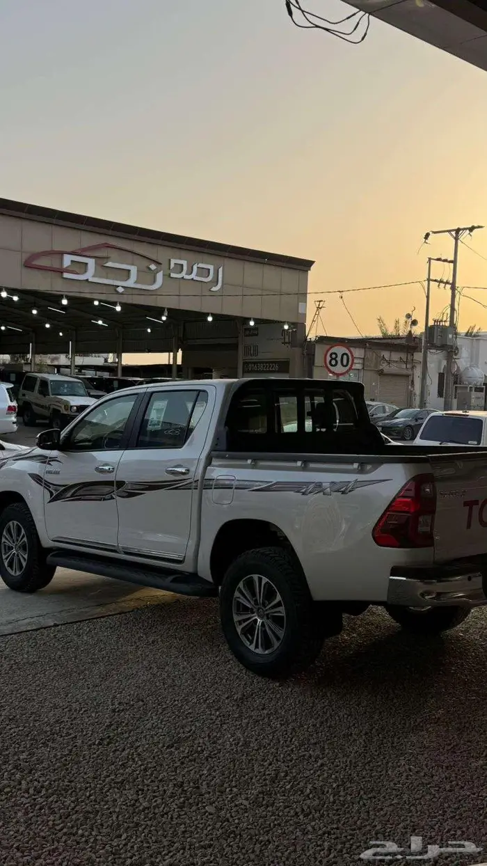 هايلكس غمارتين بنزين دبل SGLX سعودي 2025 ب 147500شامل 4