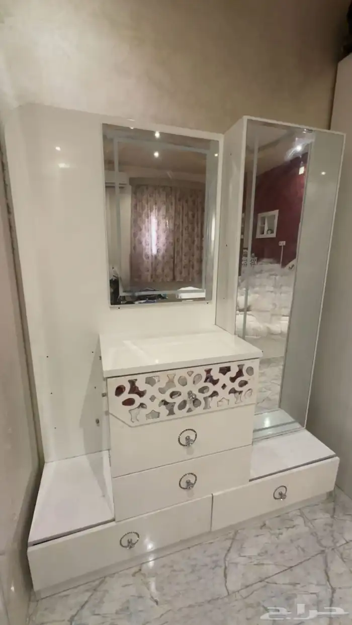 غرفه نوم مستخدم نضيف 2
