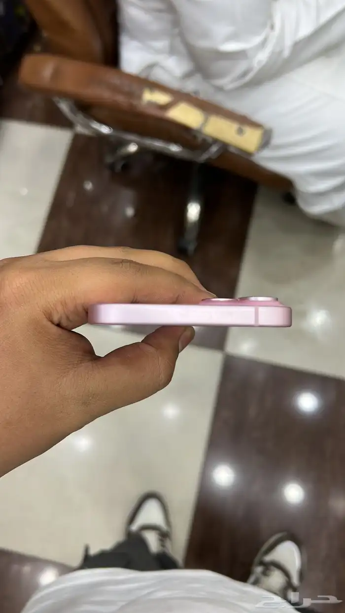 ايفون 15 بلس 4