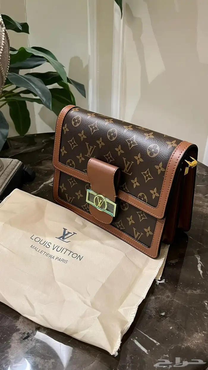للبيع شنط جديدة وماركات جودة عالية وفخمة 9