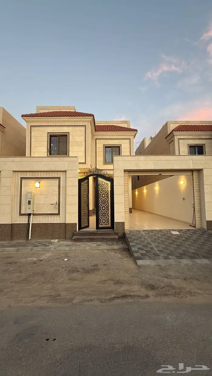 فله زاويه مفصوله بالكامل بمساحه 324 م بالخبر العزيزيه 0