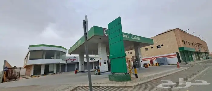 للبيع محطة على طريق الملك عبدالله بالرياض 0