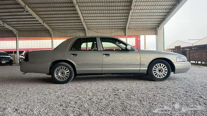 فورد جراند ماركيز 2008 3