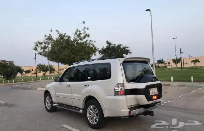 ميتسوبيشي باجيرو 2022 فل سعودي ممشي قليل مخزن 25 ألف 6