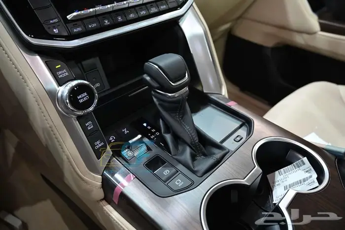 لاند كروزر 2025 GXR-L4 سعودى وارد عبداللطيف 15