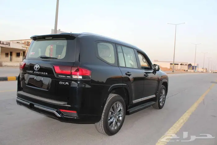 تويوتا لاندكروزر GXR3 2024 4
