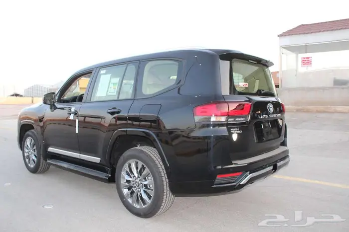 تويوتا لاندكروزر GXR3 2024 5