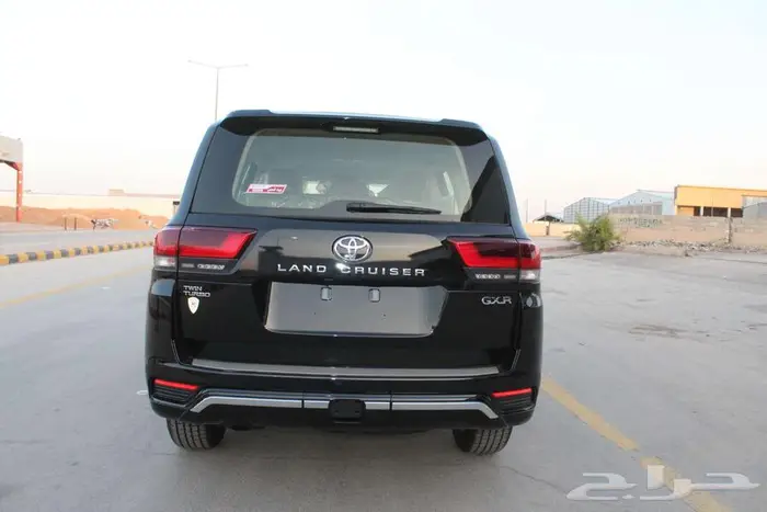 تويوتا لاندكروزر GXR3 2024 6