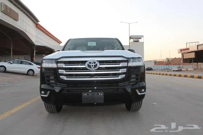 تويوتا لاندكروزر GXR3 2024 1