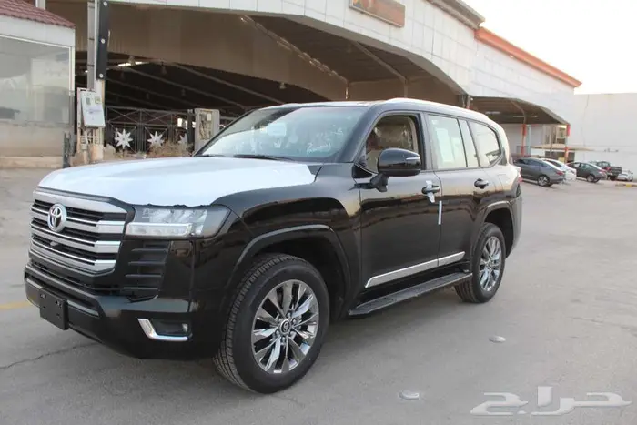 تويوتا لاندكروزر GXR3 2024 3