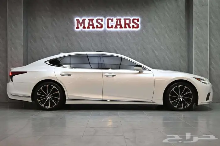 لكزس LS500h 2023 سعودي 3