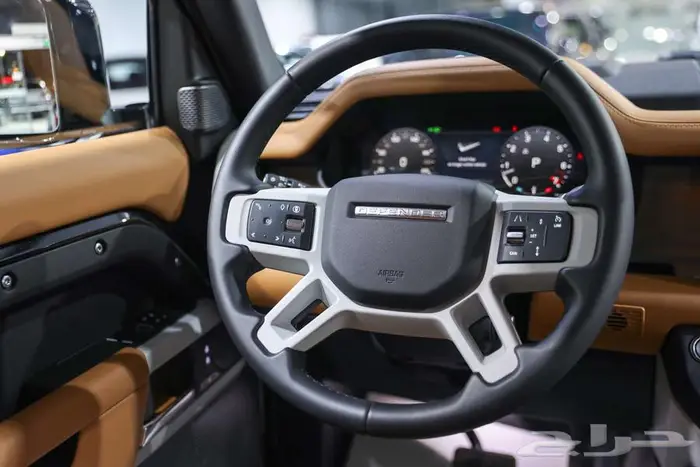 لاندروفر ديفندر 90 - HSE - V6 ( كشف ) موديل 2024 فل جديد 9