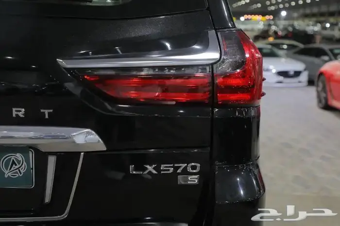 ليكزس LX 570 S فل كامل سبورت خليجي موديل 2020 6