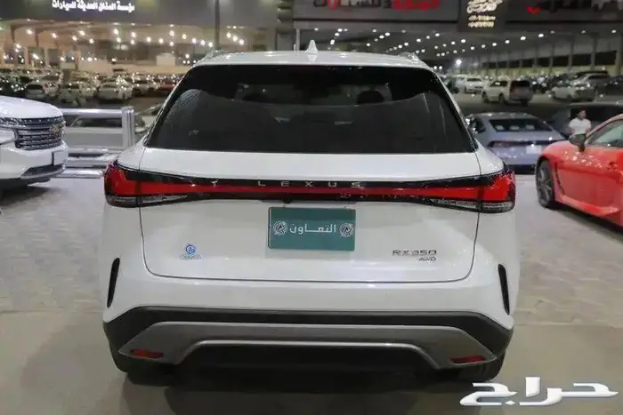 ليكزس RX 350 AA فتحة سقف جلد بنزين موديل 2024 6
