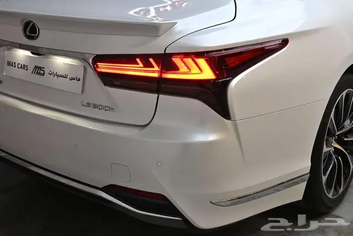 لكزس LS500h 2023 سعودي 7