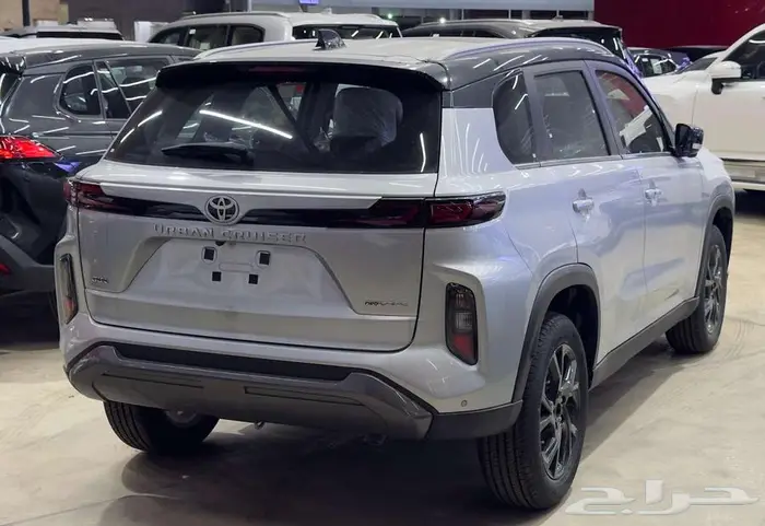 تويوتا اوربان كروزر GLX 2025 4