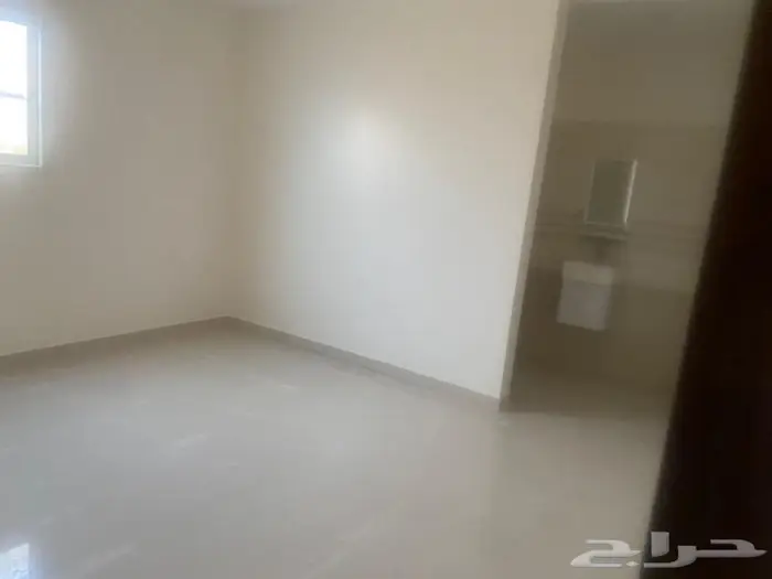 شقه للايجار في حي البيان 3