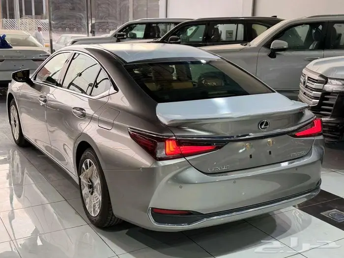 لكزس ES 250 بريمي فتحة سقف 2025 اللون تيتانيوم 4