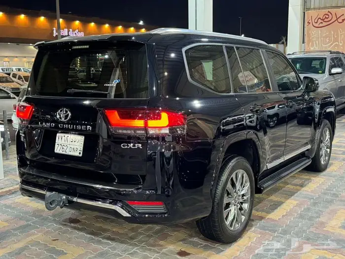 للبيع جيب لاندكروزر GXR-L3 سعودي 2023 ( عداد قليل ) 12