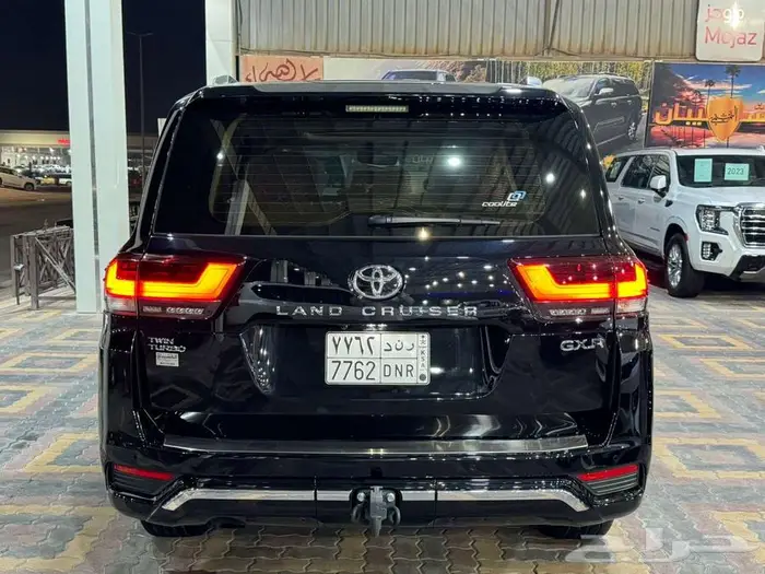 للبيع جيب لاندكروزر GXR-L3 سعودي 2023 ( عداد قليل ) 13