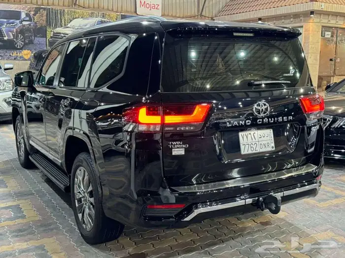 للبيع جيب لاندكروزر GXR-L3 سعودي 2023 ( عداد قليل ) 14