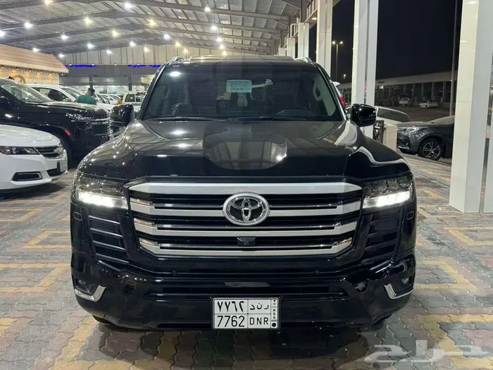 للبيع جيب لاندكروزر GXR-L3 سعودي 2023 ( عداد قليل ) 0