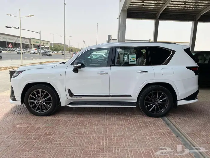 لكزس FSPORT LX600 2024بريمي 4