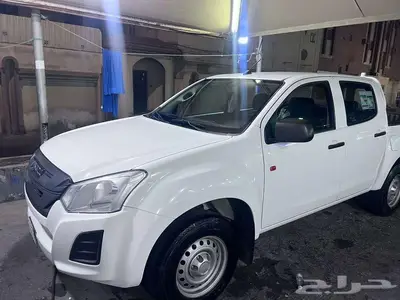 4X4 ISUZU PICK UP WITH DRIVER FOR RENT MODEL 2025 index