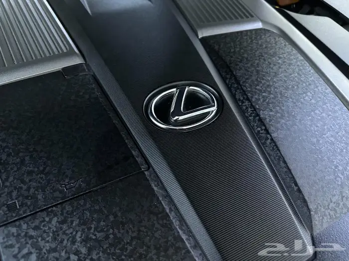 لكزس LS 500 اف سبورت 2018 بحالة المصنع مالك اول 91