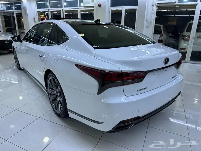 لكزس LS 500 اف سبورت 2018 بحالة المصنع مالك اول 7