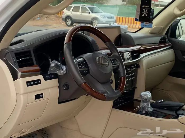 لكزس LX570 فل كامل 2018 11