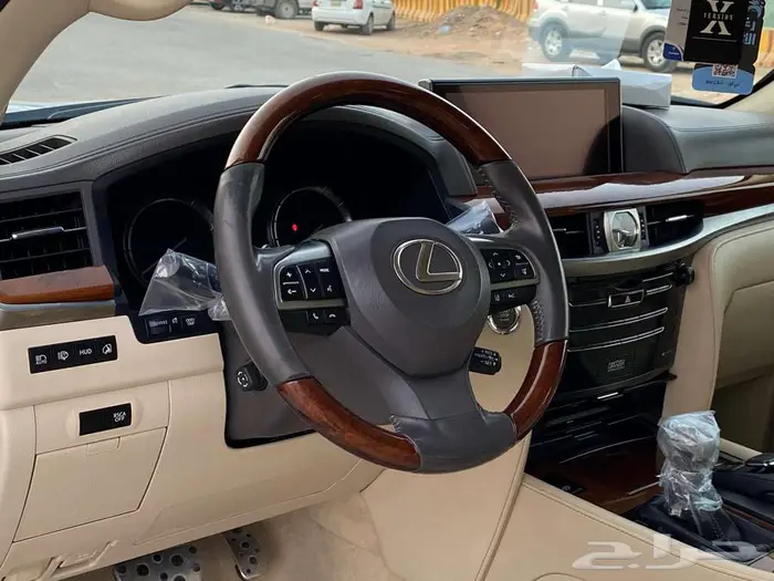 لكزس LX570 فل كامل 2018 12